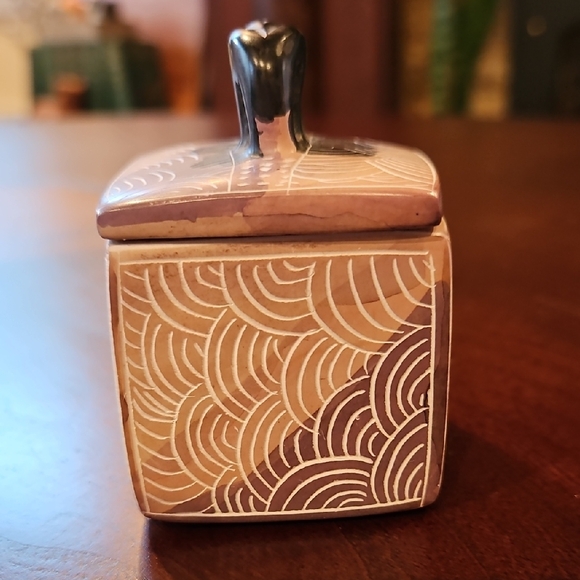 Beautifully Hand Carved Soapstone Cubic Elephant Box - Picture 5 of 9